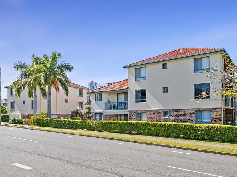 4/9 Tweed Street, Southport