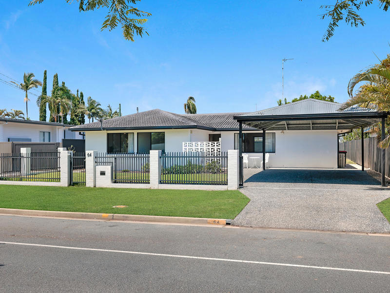 64 Poinciana Boulevard, Broadbeach Waters