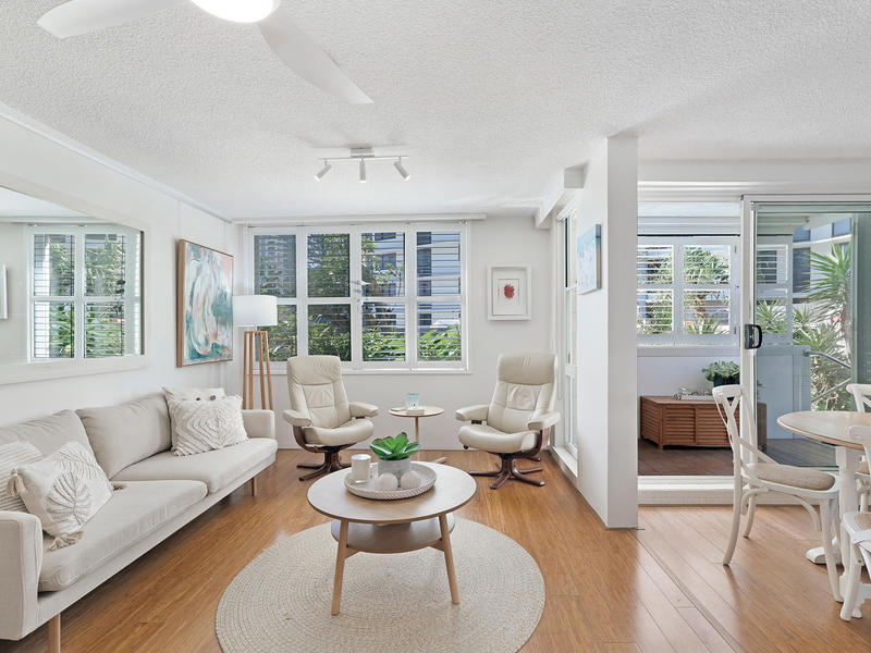 2/7 Aubrey Street , Surfers Paradise
