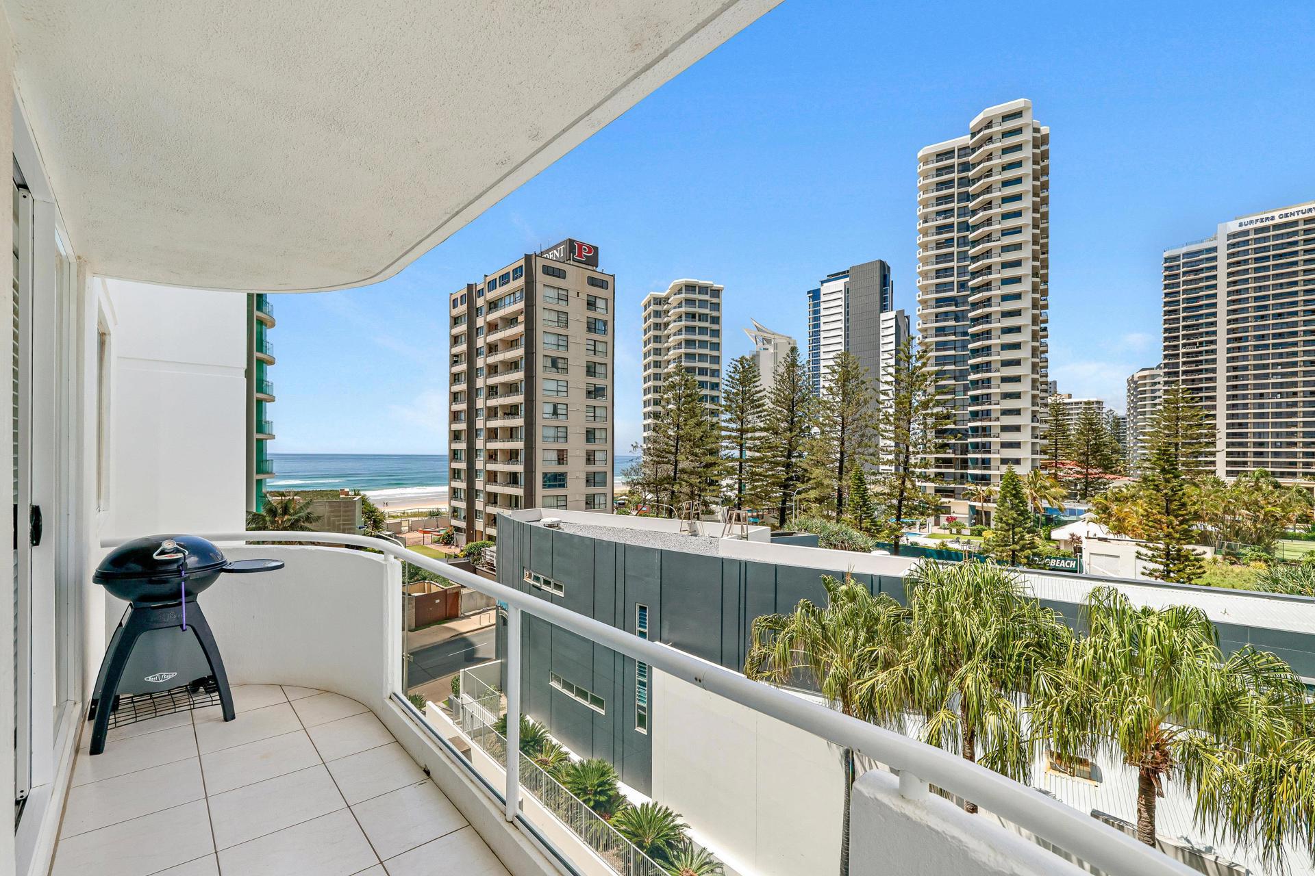 17/4  Clifford Street, Surfers Paradise