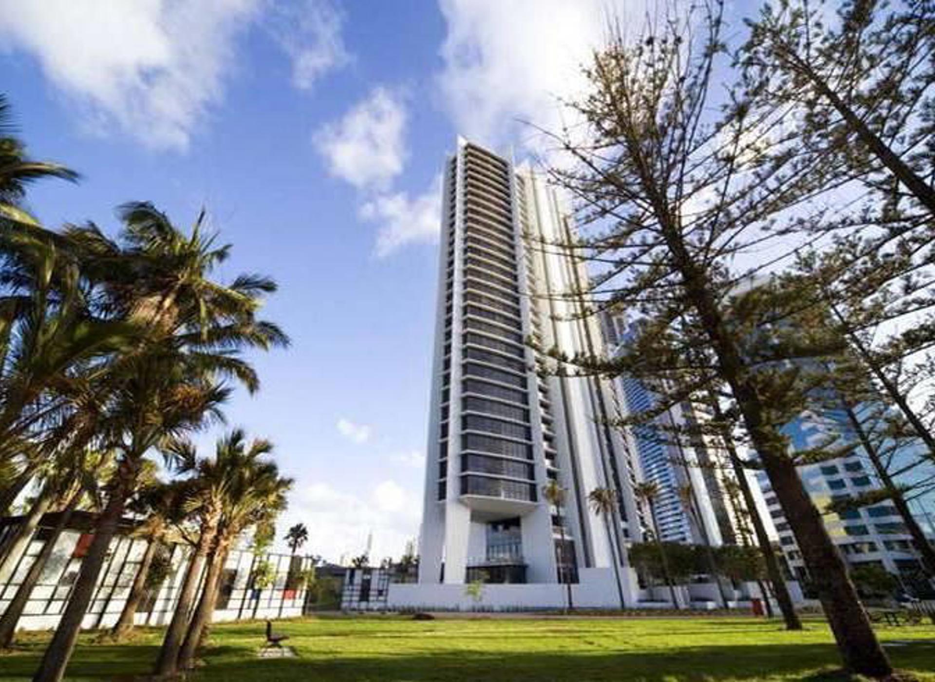 2004/4 Wahroonga Place, Surfers Paradise