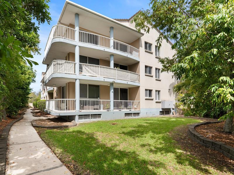 8/111 Frank Street, Labrador