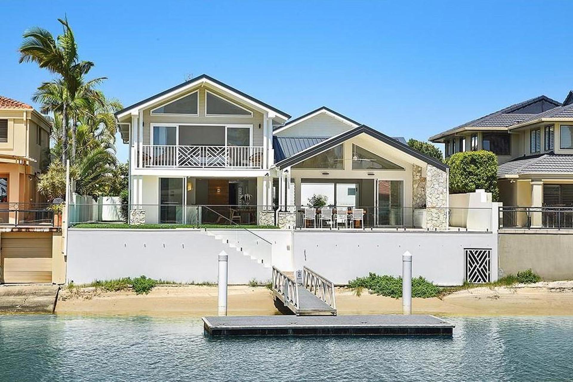 17 Seafarer Court, Paradise Waters