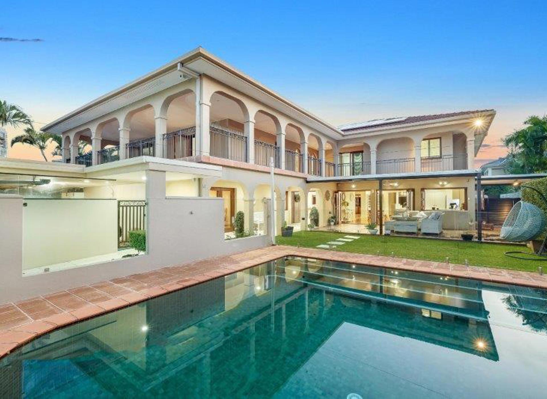 64 Commodore Drive, Paradise Waters