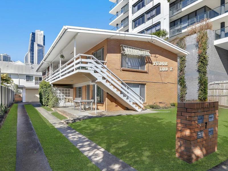 4/7 Weemala Street, Surfers Paradise