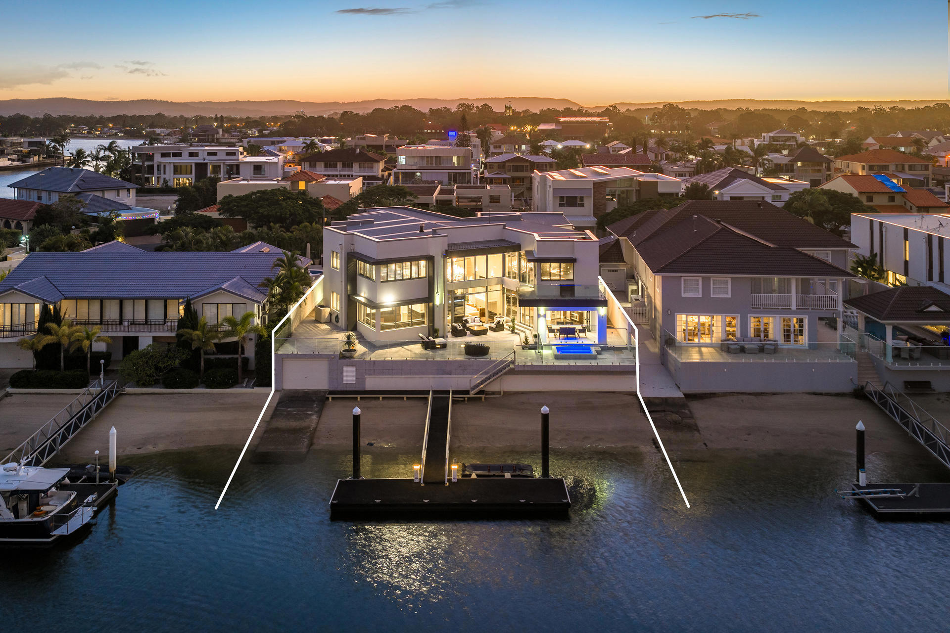 25 Buccaneer Court, Paradise Waters