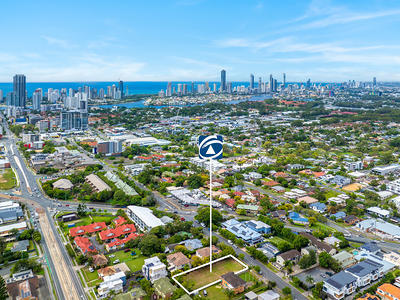 75 Pohlman Street, Southport08.jpg