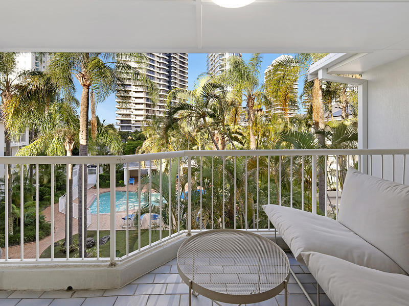 40/1 Cronin Avenue, Main Beach