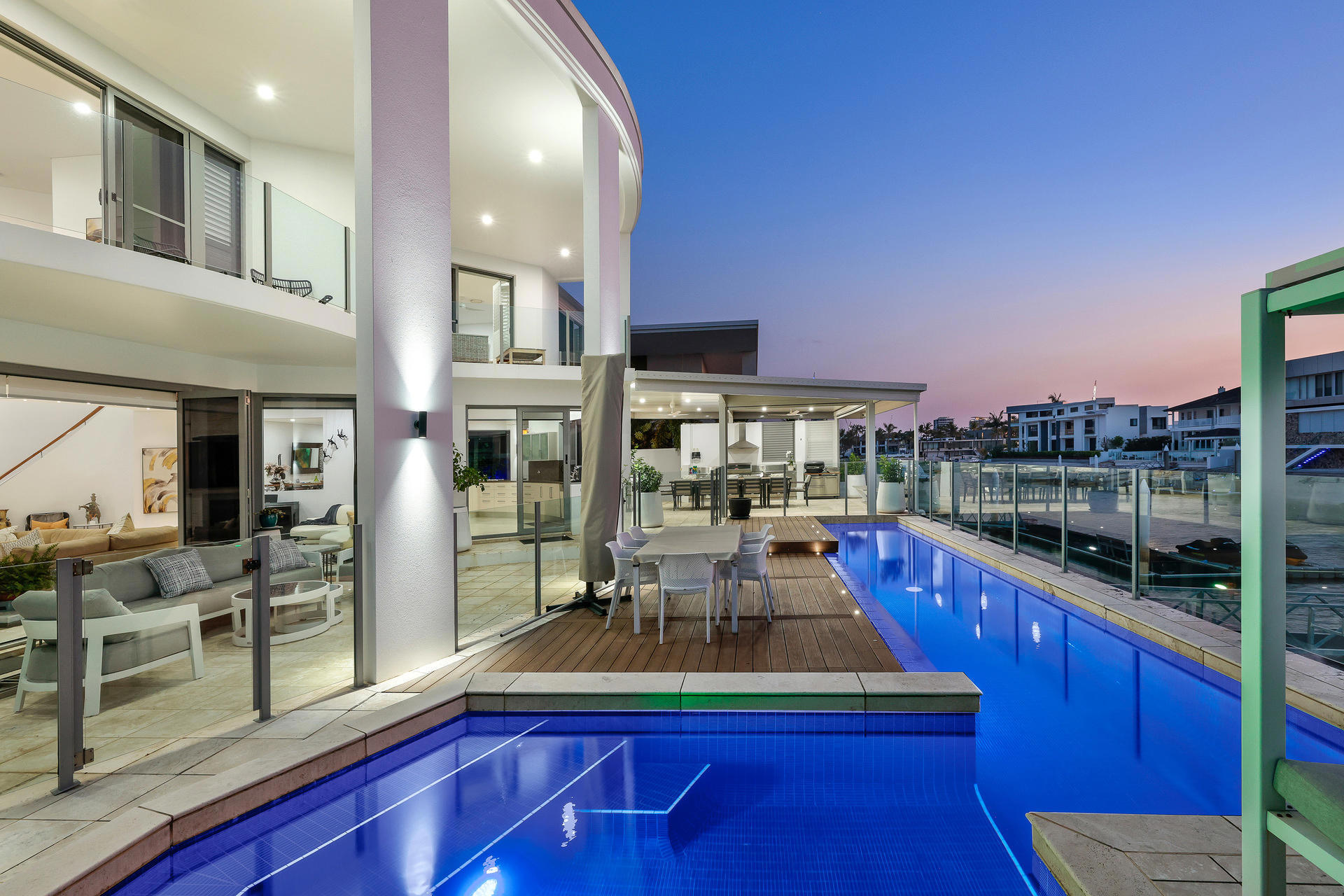 28 Buccaneer Court, Paradise Waters