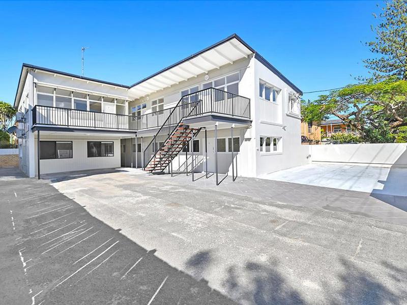4/33 Leonard Avenue, Surfers Paradise