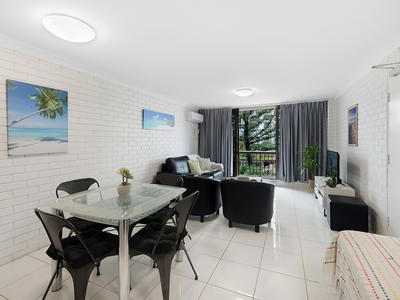26-24 Trickett Street, Surfers Paradise05.jpg