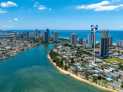 1-29 Pine Ave, Surfers Paradise05.jpg