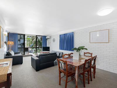 23-24 Trickett Street, Surfers Paradise12.jpg
