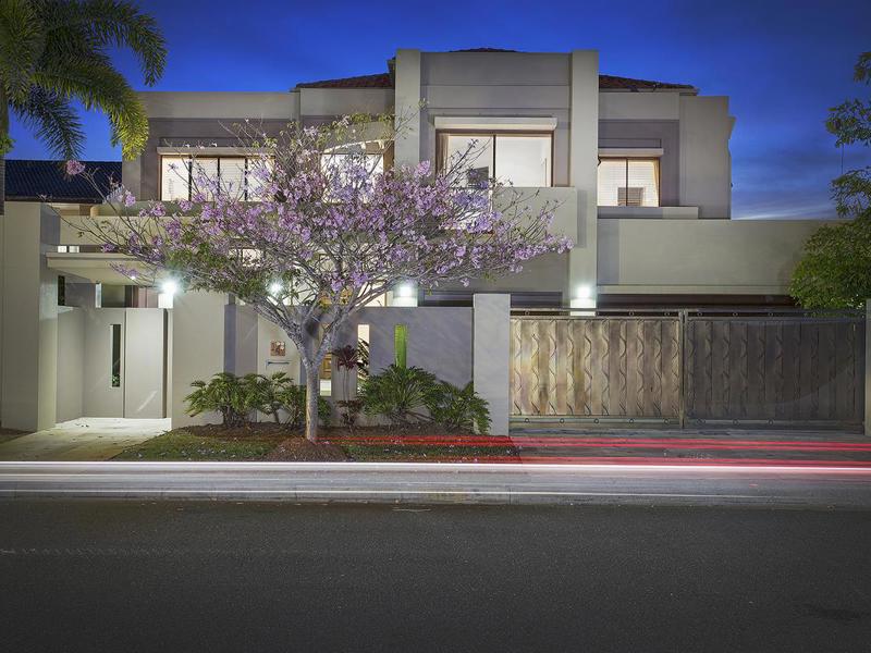 14 Seafarer Court, Paradise Waters