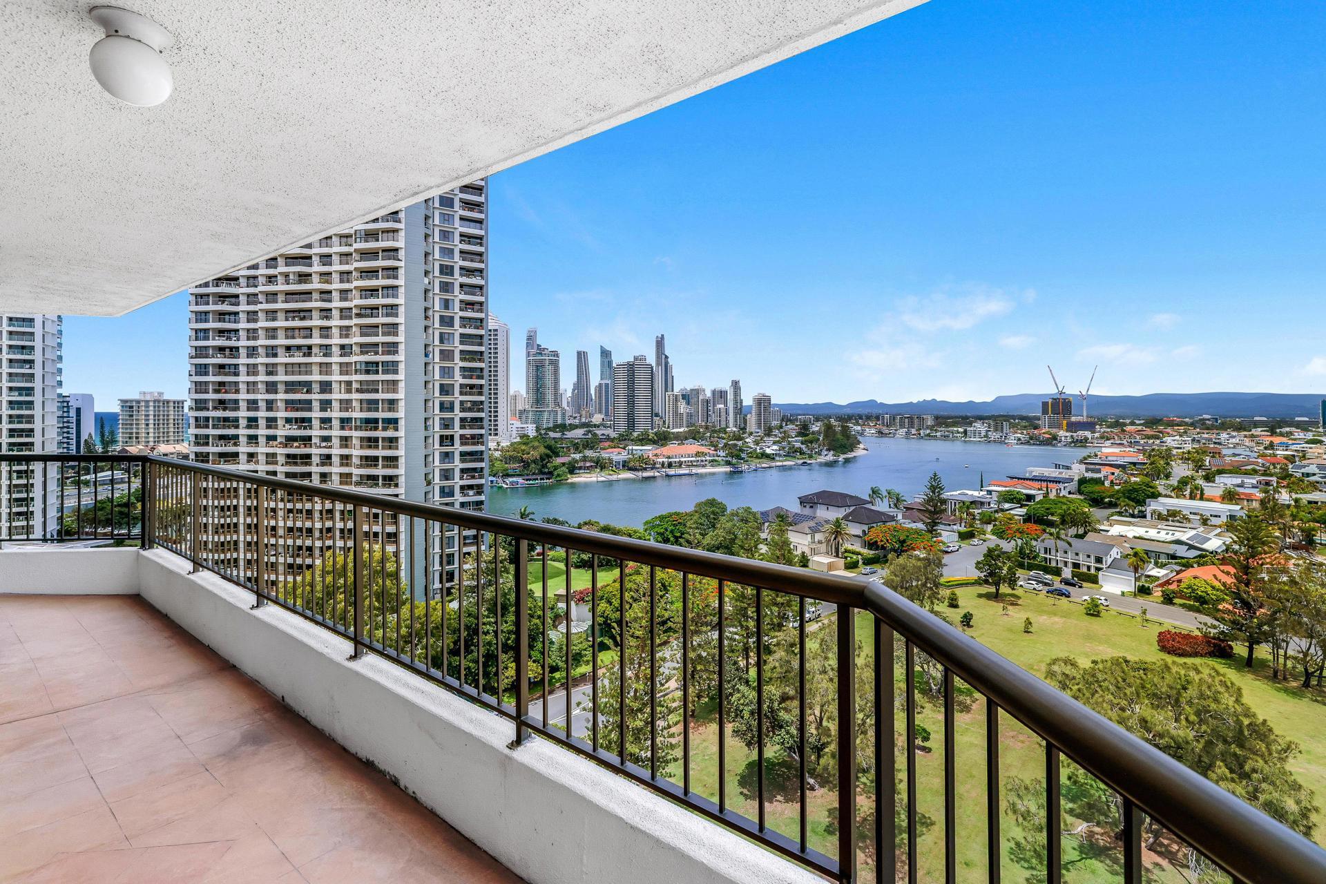 64/5 Admiralty Drive, Paradise Waters