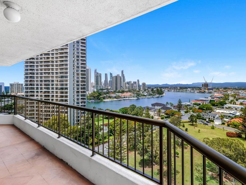64/5 Admiralty Drive, Paradise Waters