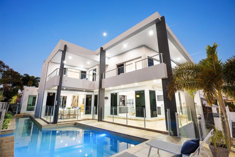 6 Seafarer Court , Paradise Waters