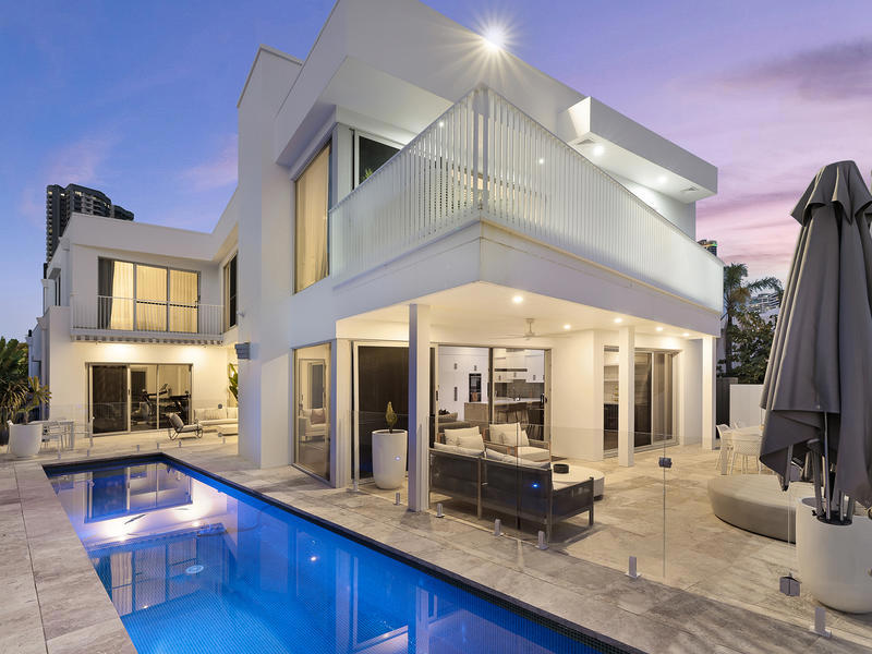 4 Seafarer Court, Paradise Waters