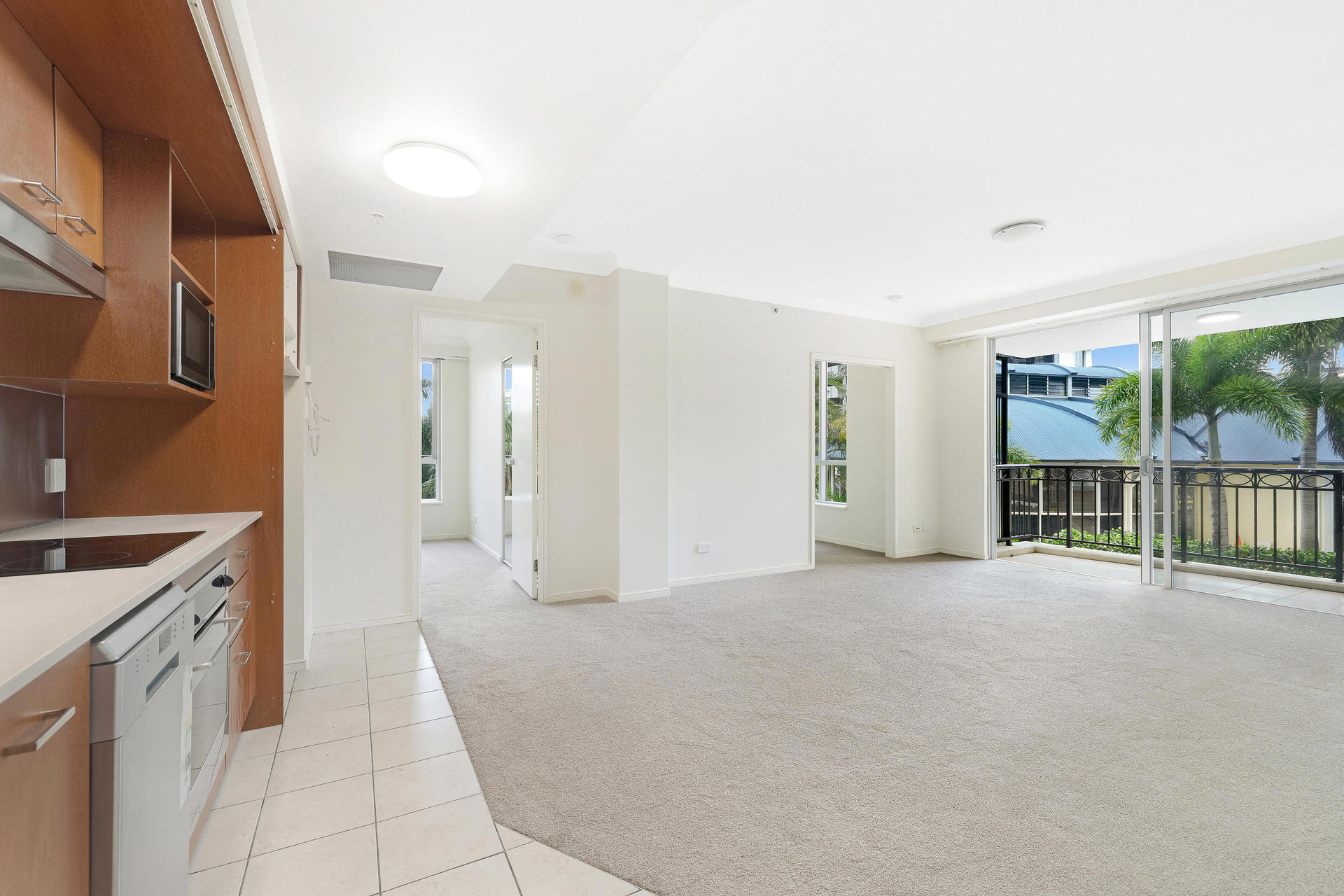 23 Ferny Avenue, Surfers Paradise