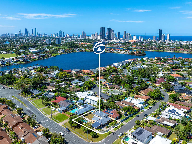 2 Koomooloo Court, Mermaid Waters