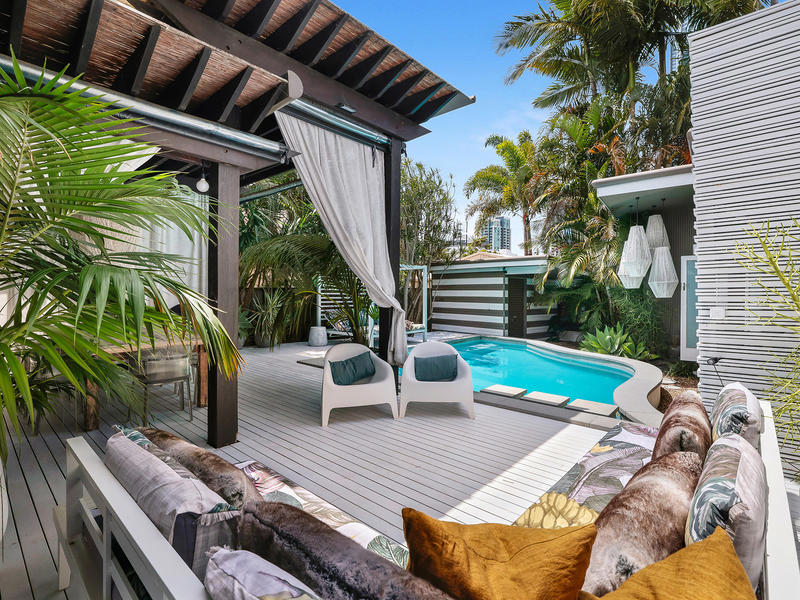 63 Paradise Island, Surfers Paradise
