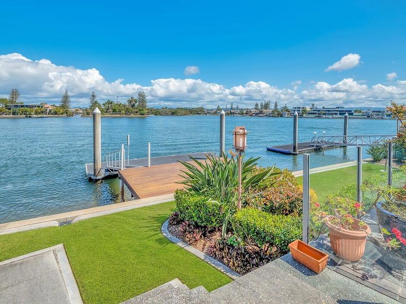 10 Sunset Boulevard, Surfers Paradise