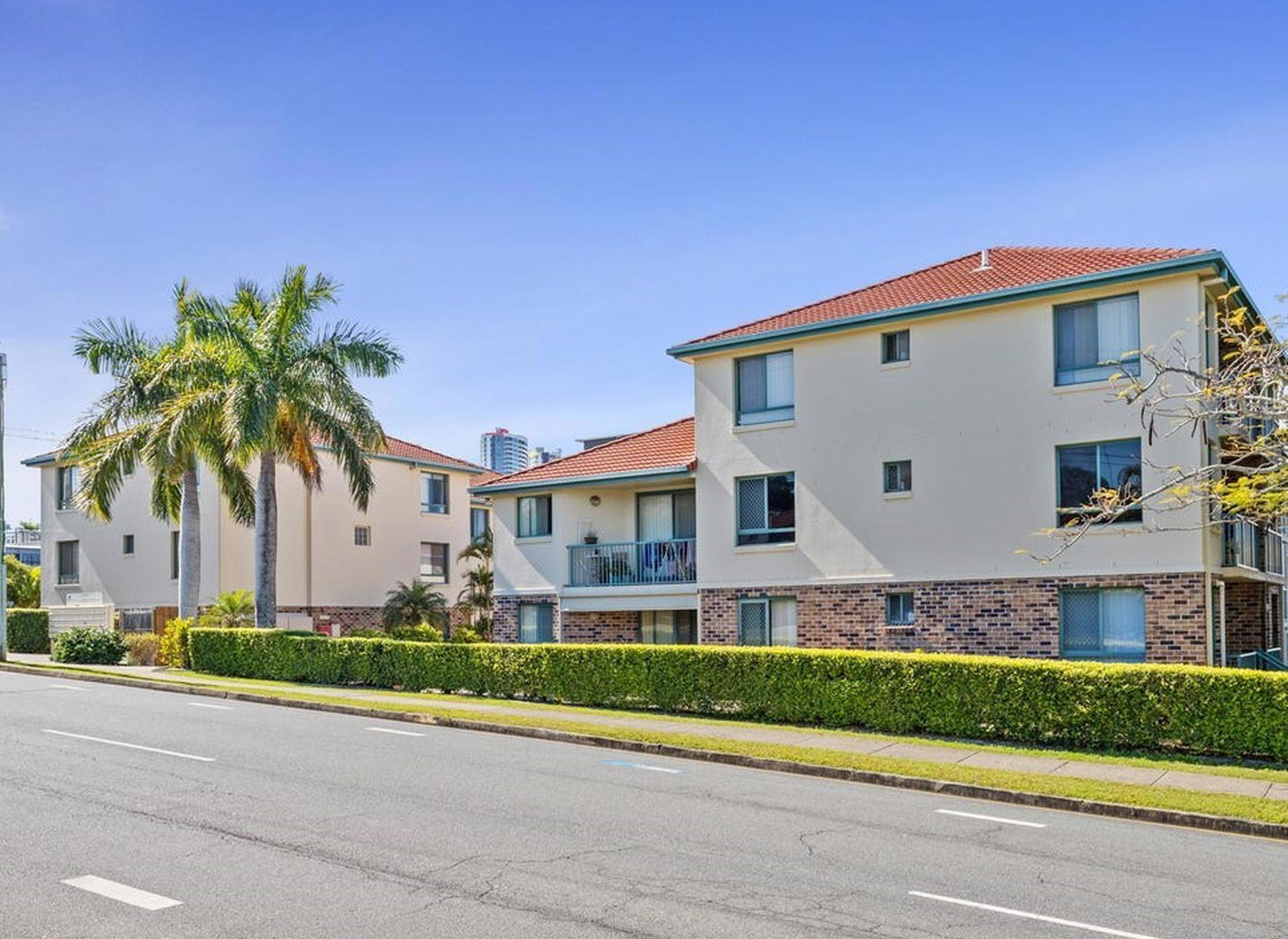 4/9 Tweed Street, Southport