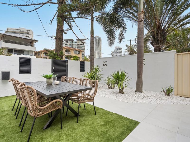 2/15 Frederick Street, Surfers Paradise