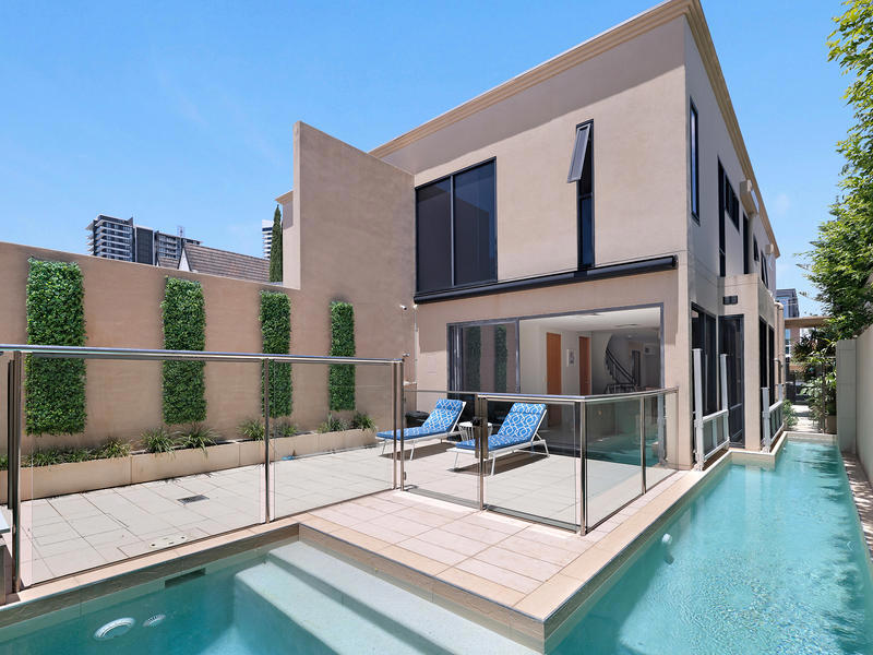 41B Peak Avenue, Main Beach