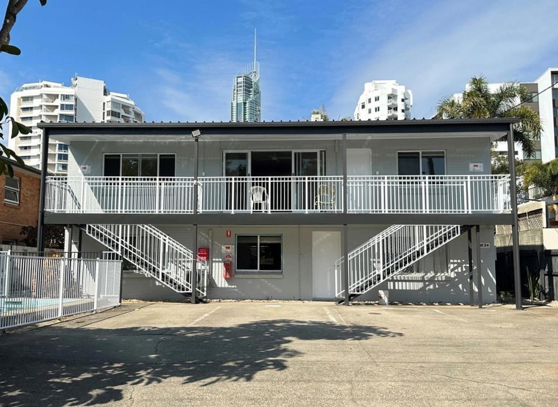 2/5 Leonard Avenue, Surfers Paradise
