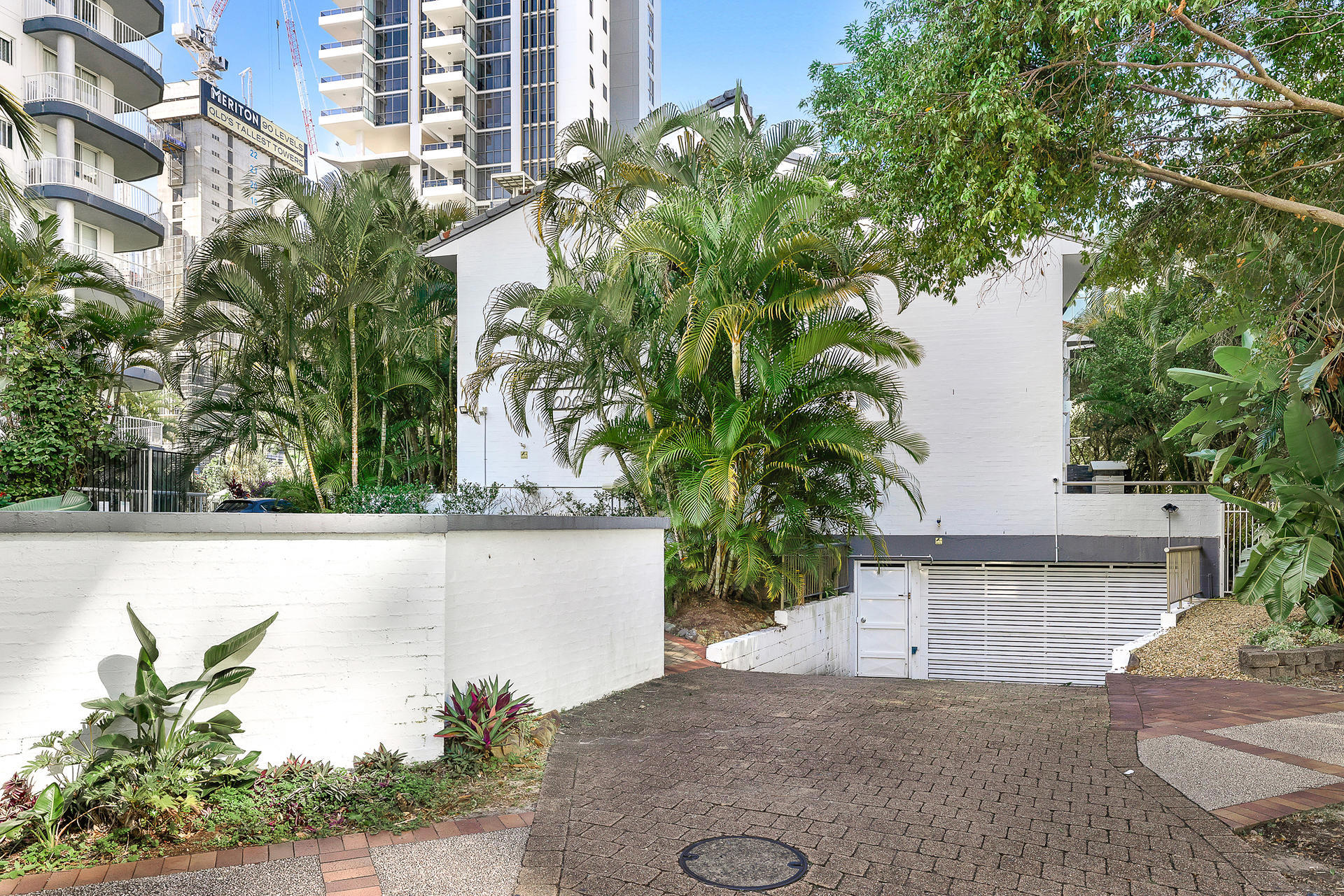 2/17 Riverview Parade, Surfers Paradise