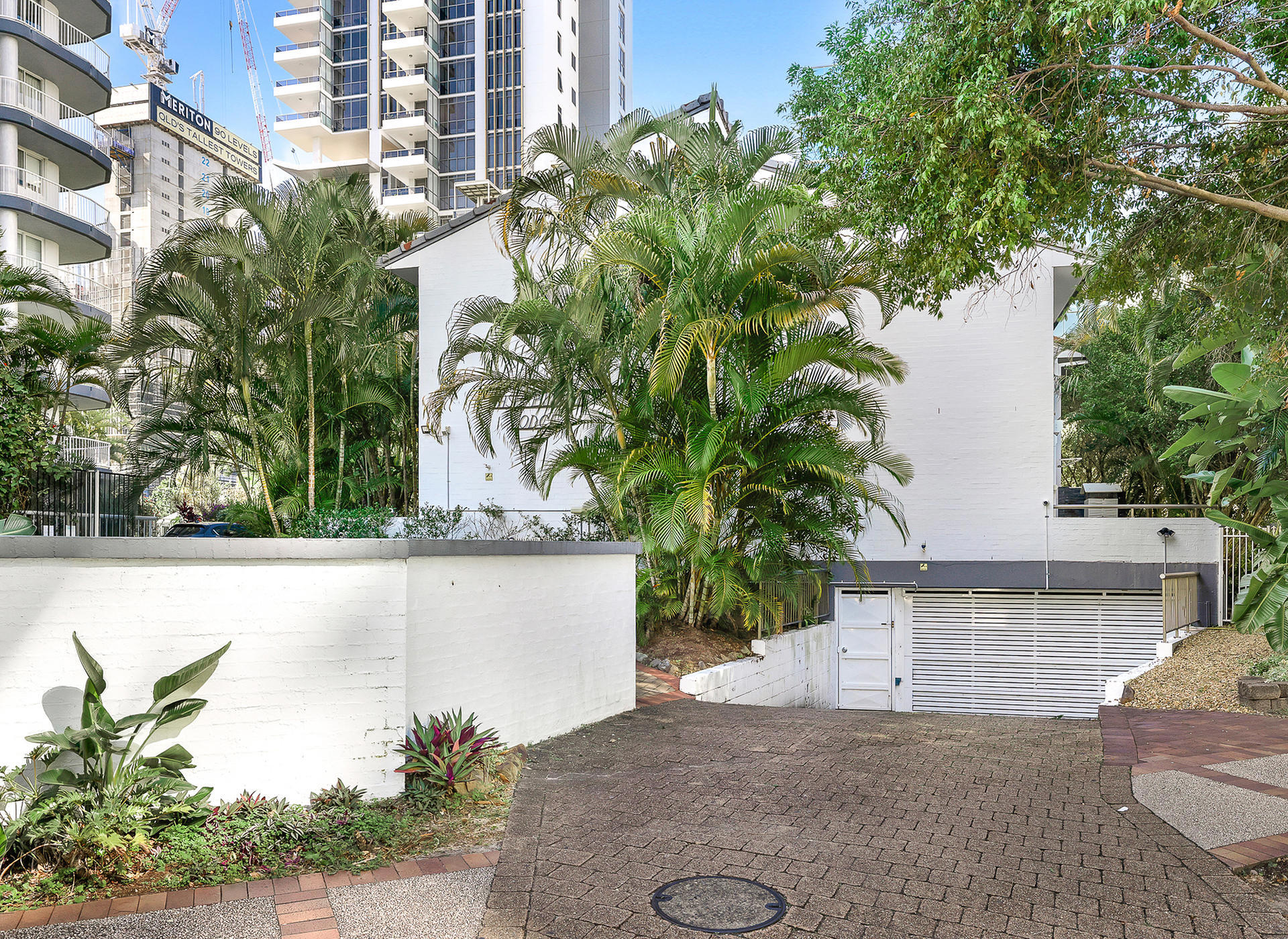 2/17 Riverview Parade, Surfers Paradise