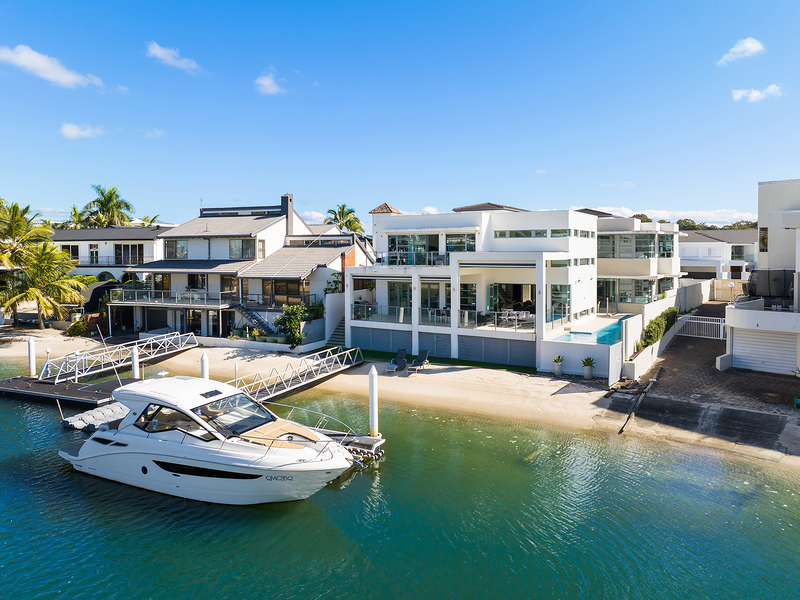 84 Commodore Drive, Paradise Waters