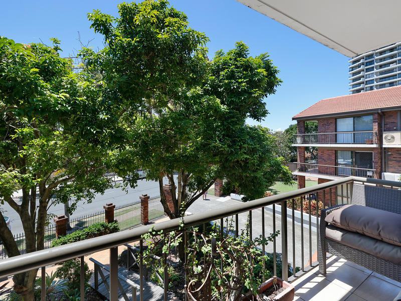 21/22 Commodore Drive, Paradise Waters