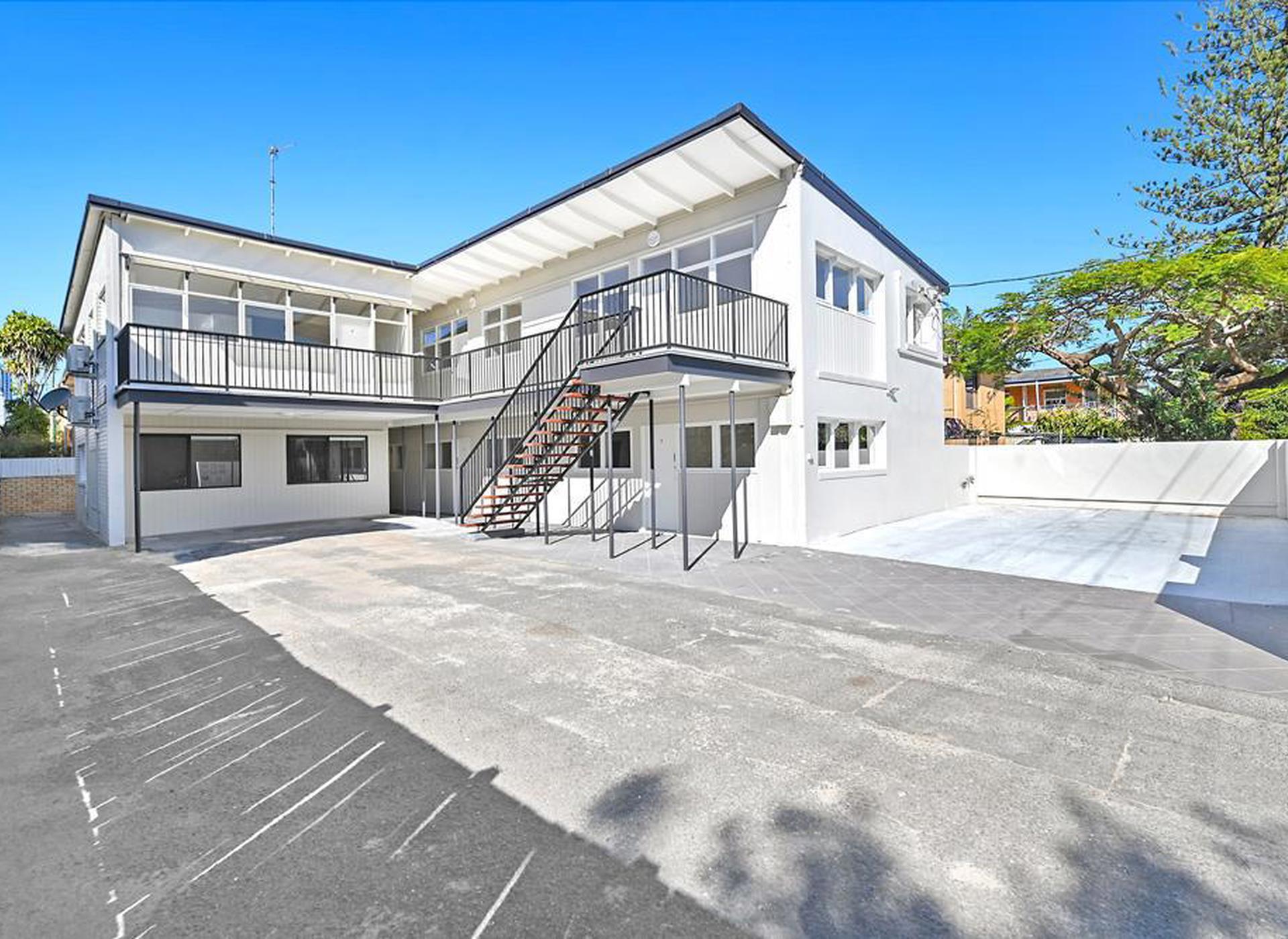 7/33 Leonard Avenue, Surfers Paradise
