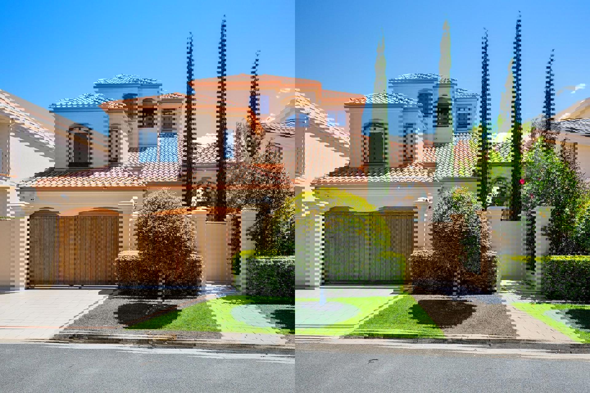 74 Admiralty Drive , Paradise Waters