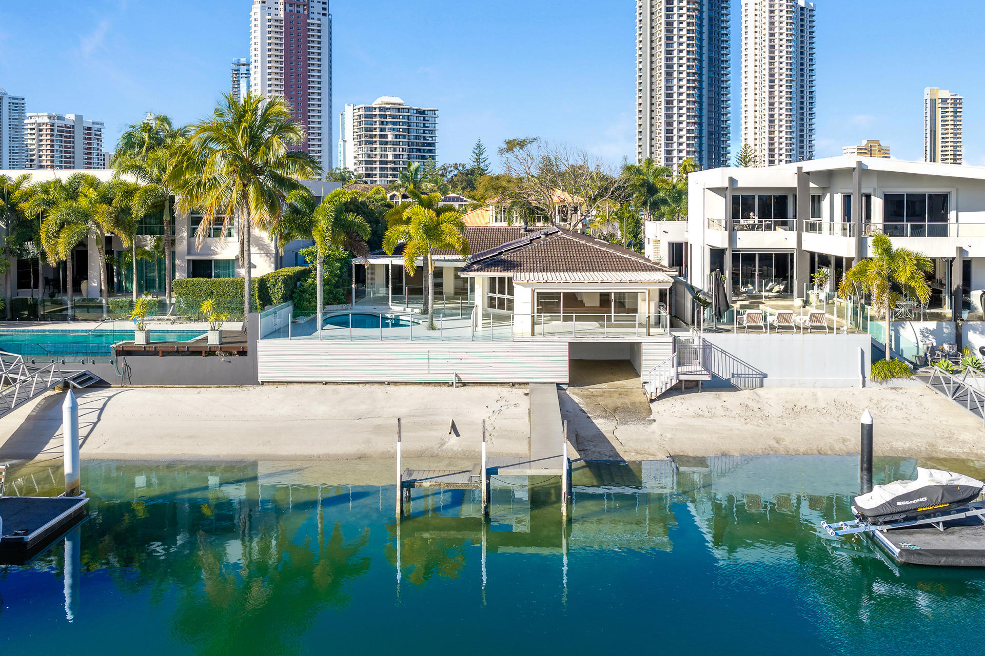 8 Seafarer Court, Paradise Waters