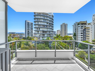 701_18 Cypress Ave, Surfers Paradise - High Res20231031.jpg