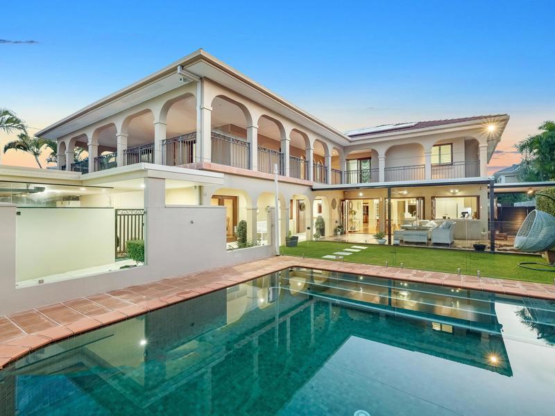 64 Commodore Drive, Paradise Waters