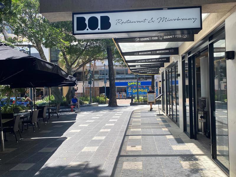 2 Elkhorn Avenue, Surfers Paradise