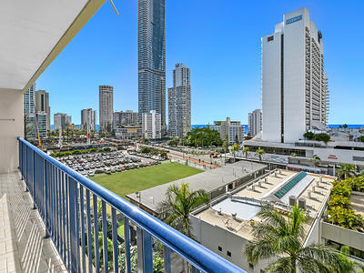 807_67 Ferny Ave, Surfers Paradise - High Res20250702 (1).jpg
