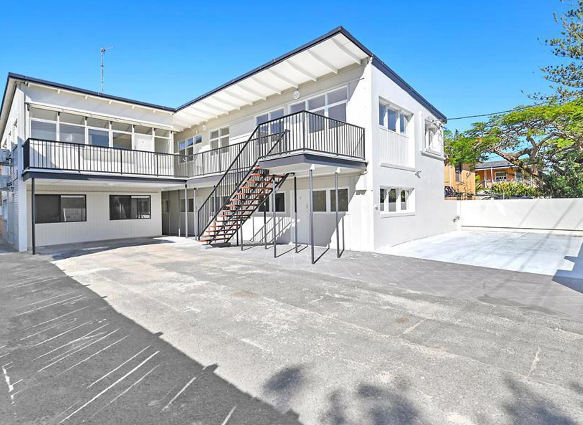 4/33 Leonard Avenue, Surfers Paradise