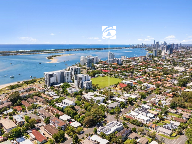 2/37 Parker Street, Labrador