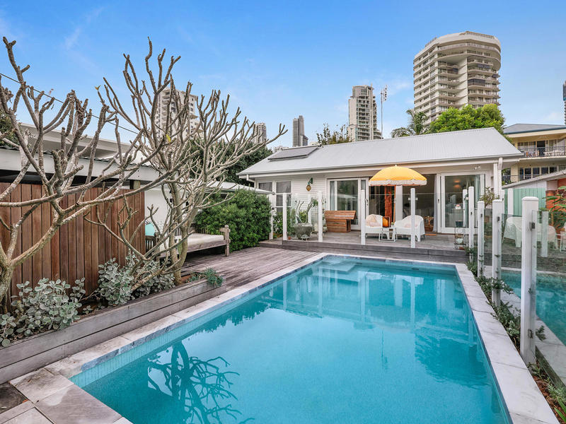 30 Pine Avenue, Surfers Paradise