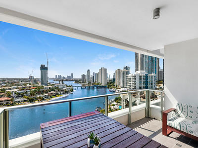 1303-4 Wahroonga Place Surfers Paradise15.jpg