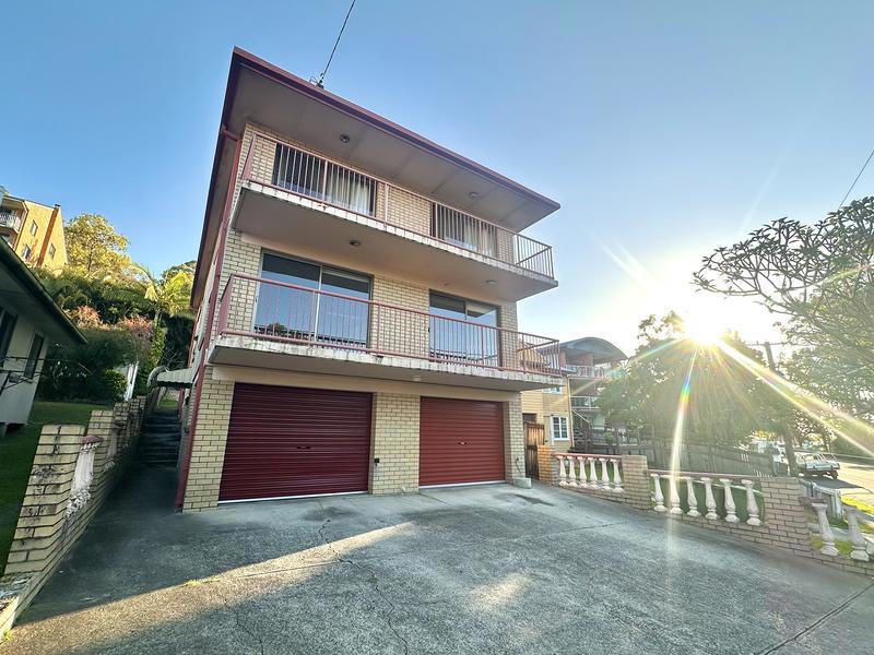 2/18 West Burleigh Road, Burleigh Heads