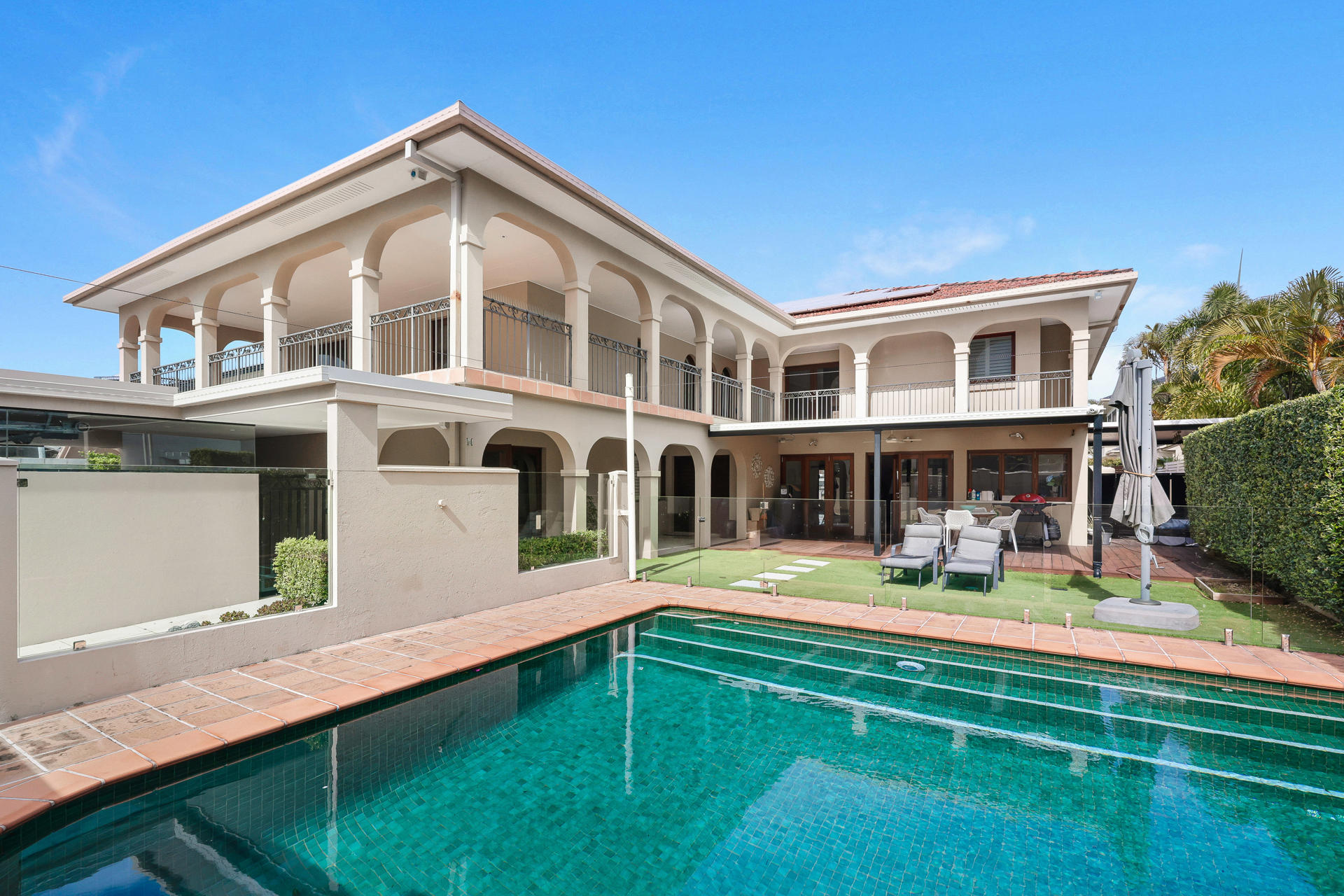 64 Commodore Drive, Paradise Waters