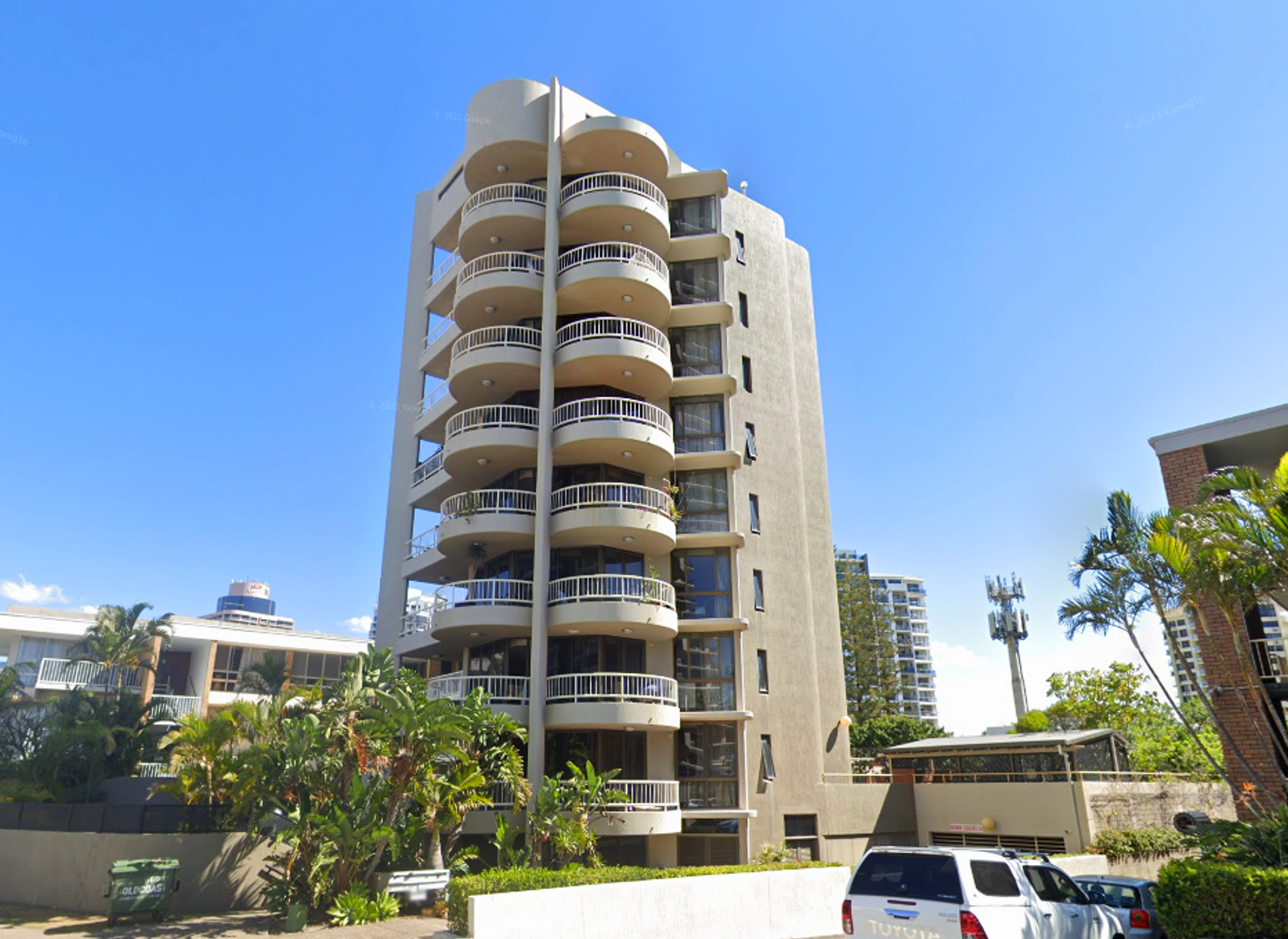 2/15 Old burleigh Road, Surfers Paradise