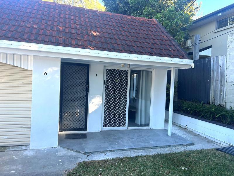 1/6 Parkview Court , Southport