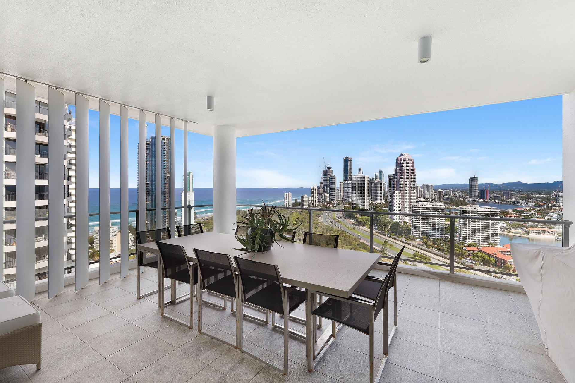 2501/11 Hill Parade, Main Beach